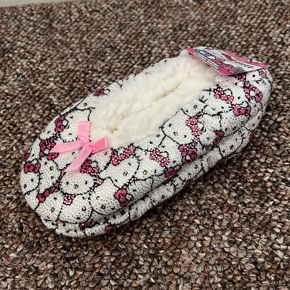 1 Pair Only Choose 1 Anime Kids Non-Slip Fuzzy Fur Babba Winter Warm Home Wear! - Picture 2 of 12